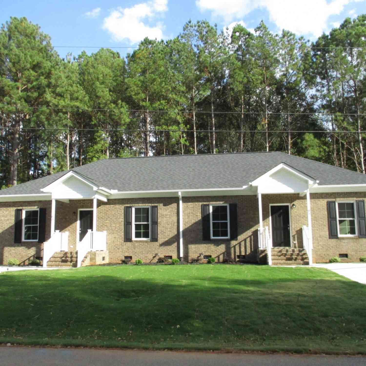 Townhouse For Rent - 99 Cunningham<br/> Woodruff, SC 29388
