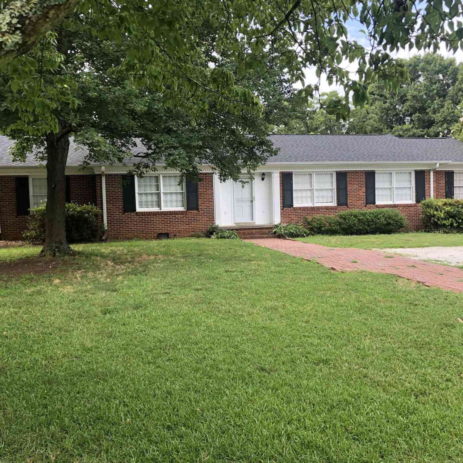 Homes For Rent - 129 Sunset<br/> Mauldin, SC 29662
