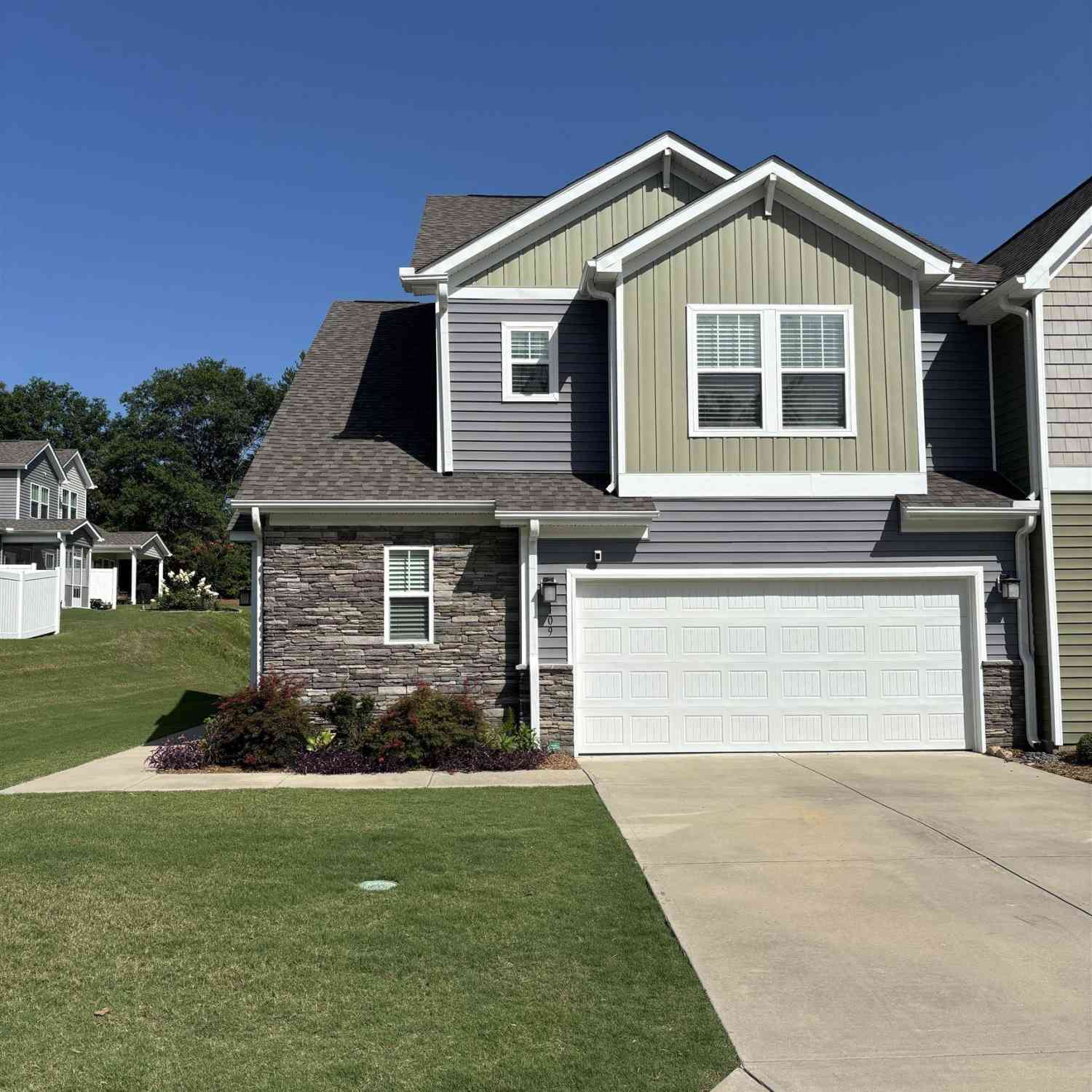 Townhouse For Rent - 109 Creekhaven<br/> Greenville County, Taylors, SC 69687