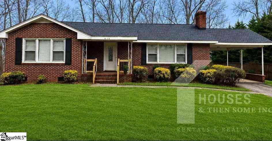 Homes For Rent - 813 Fox Squirrel Ridge<br/> Pickens, SC 29671