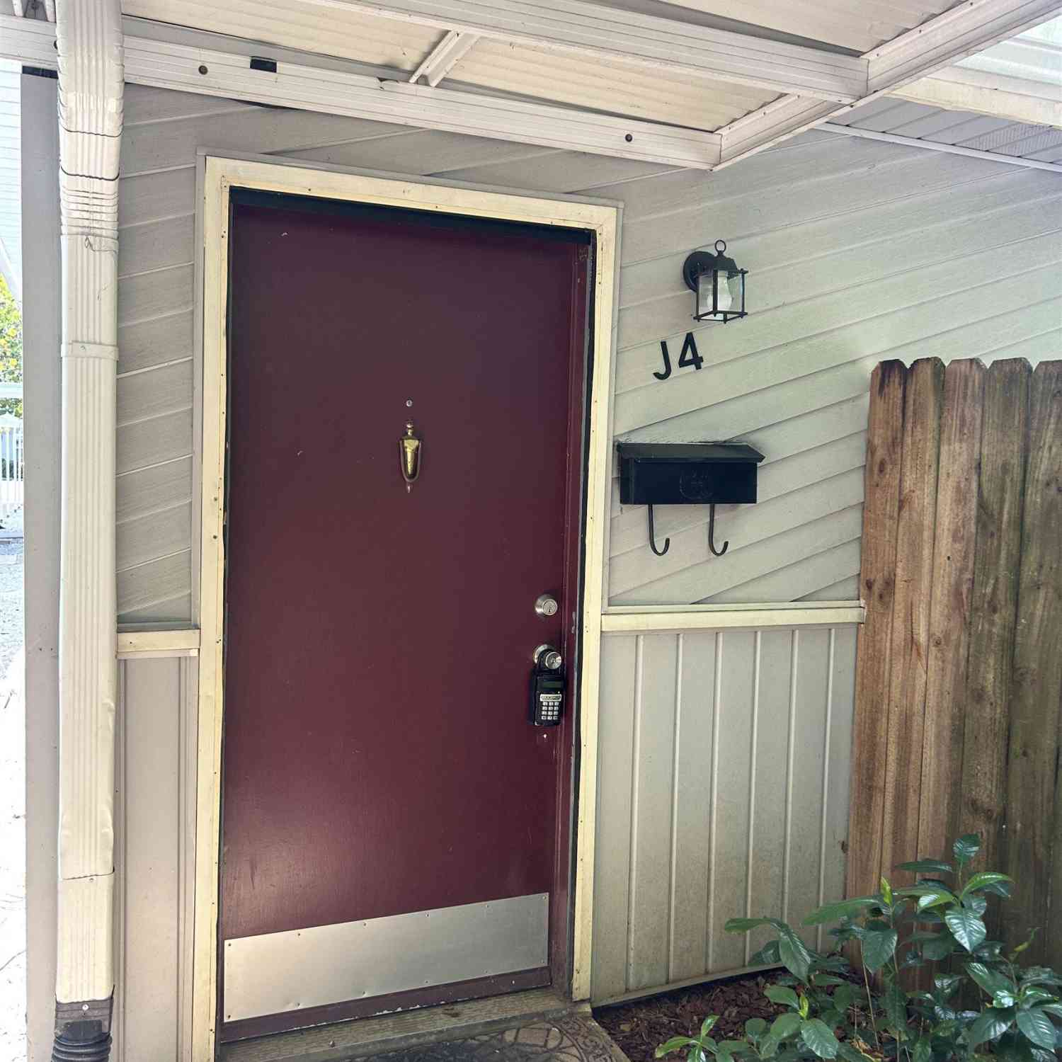 Condo For Rent - 3706 E North<br/> Greenville, SC 29615