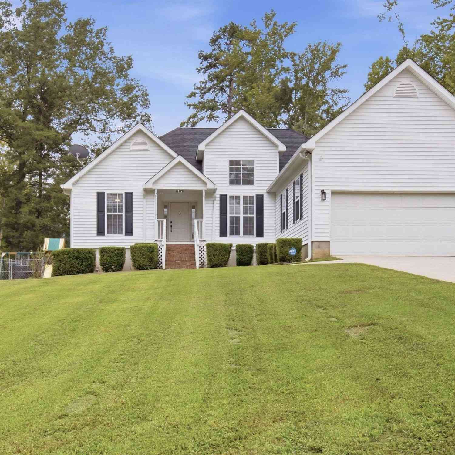 Homes For Rent - 103 Pinebark<br/> Greenwood, SC 29649