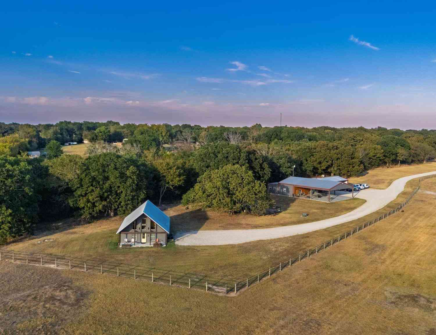 Homes For Sale - 448 County Road 4581<br/> Sulphur Springs, TX 75482