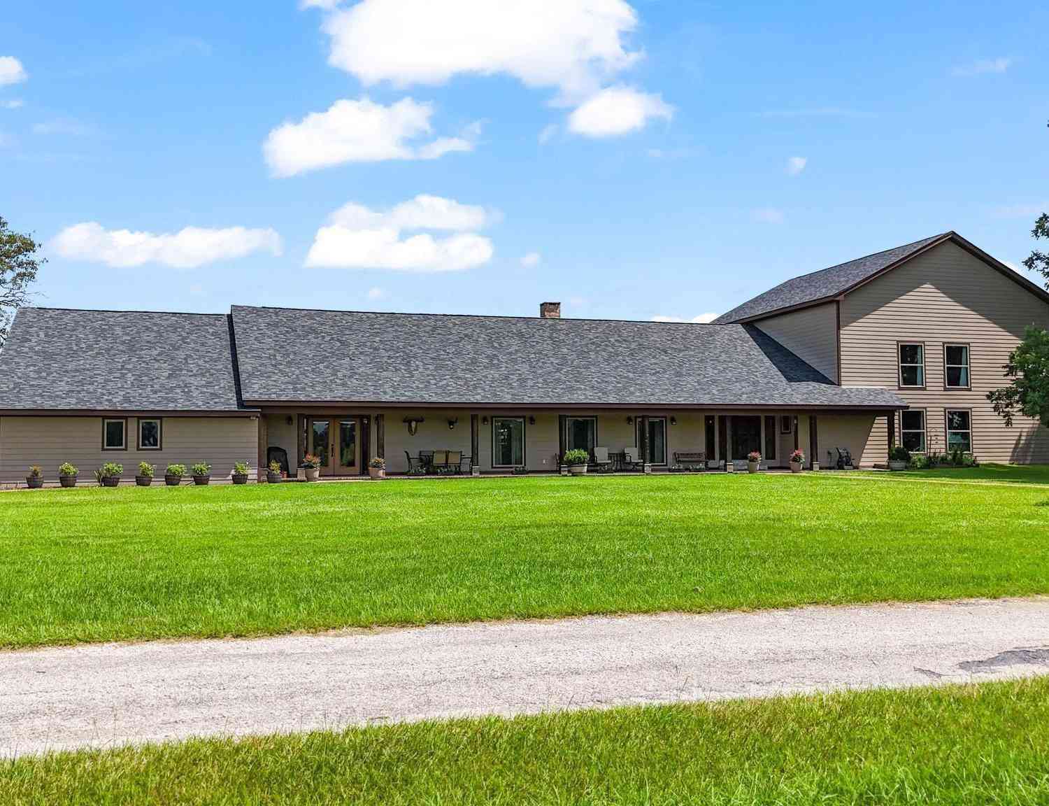 Homes For Sale - 11074 W Highway 64<br/> Smith County, Overton, TX 75684