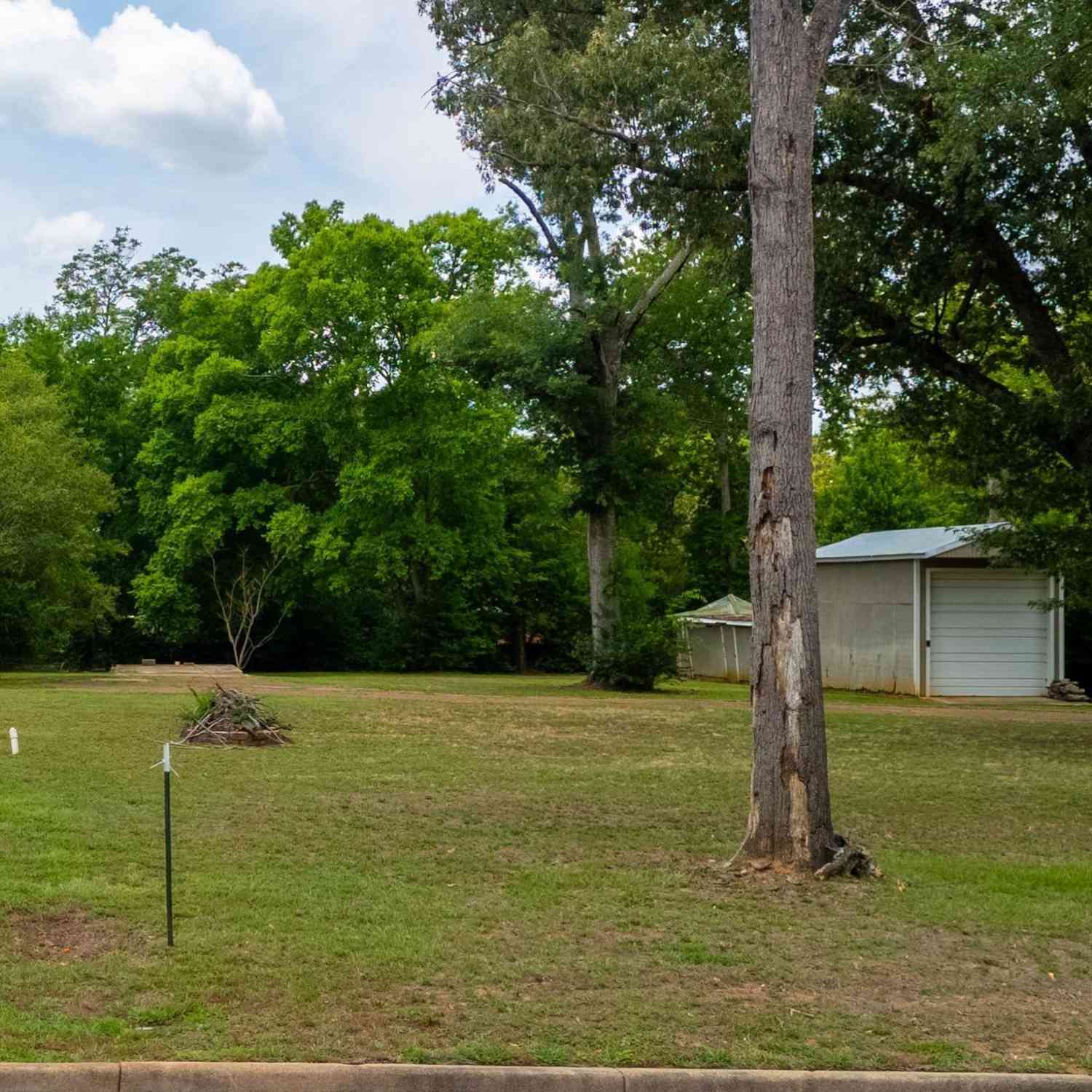 Homes For Sale - 2121 S Sneed<br/> Smith County, Tyler, TX 75701