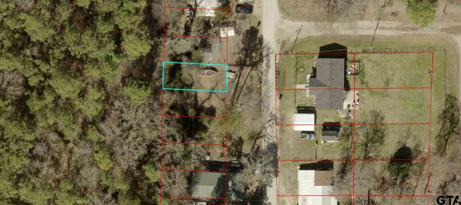Homes For Sale - LOT 27 & 28 Paradise Cir<br/> Chandler, TX 75758