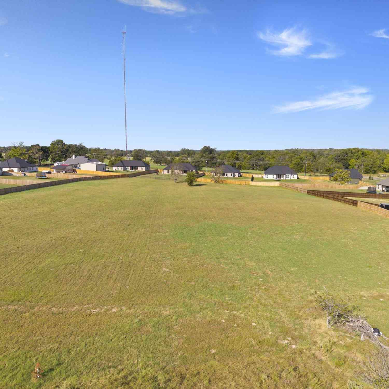 Homes For Sale - 15610 County Road 436<br/> Lindale, TX 75771