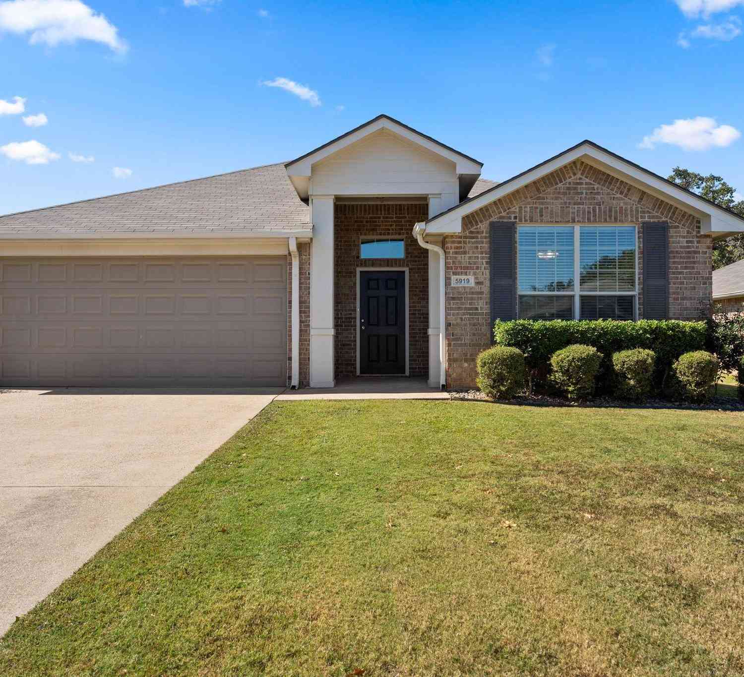 Multifamily For Sale - 5933 Pine Cone Lane<br/> Tyler, TX 75707
