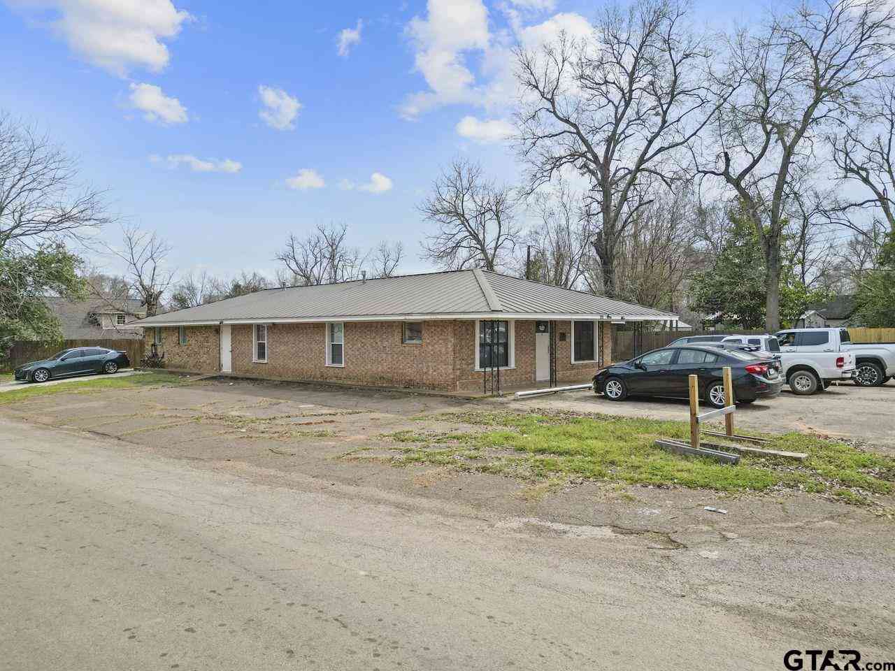 Multifamily For Sale - 300 Cedar Street<br/> Crockett, TX 75835