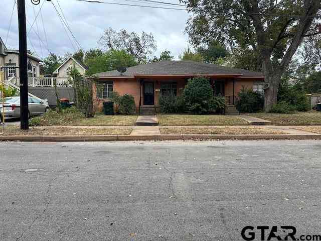 Multifamily For Sale - 330 W Charnwood St<br/> Tyler, TX 75701
