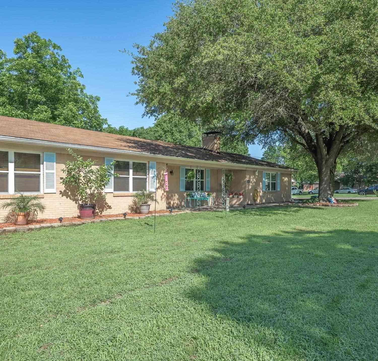 Homes For Sale - 542 S South Houston<br/> Edgewood, TX 75117