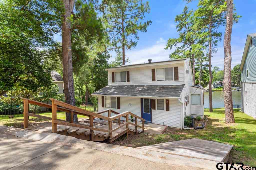 Homes For Sale - 516 Hideaway Lane East<br/> Hideaway, TX 75771