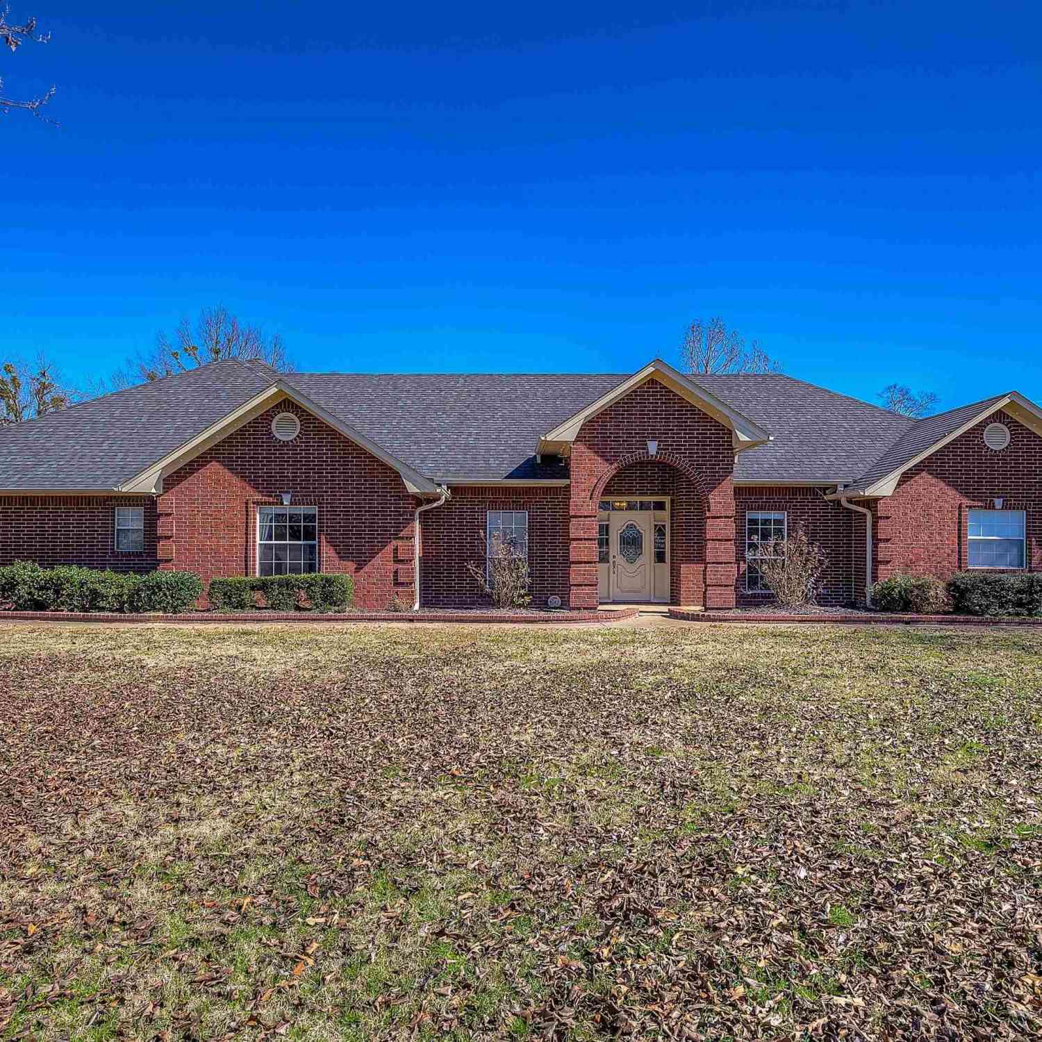 Homes For Sale - 302 Briarwood Lane<br/> Hopkins County, Sulphur Springs, TX 75482