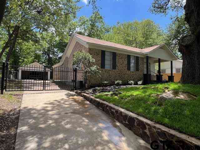 Homes For Sale - 1411 N Englewood Avenue<br/> Tyler, TX 75702