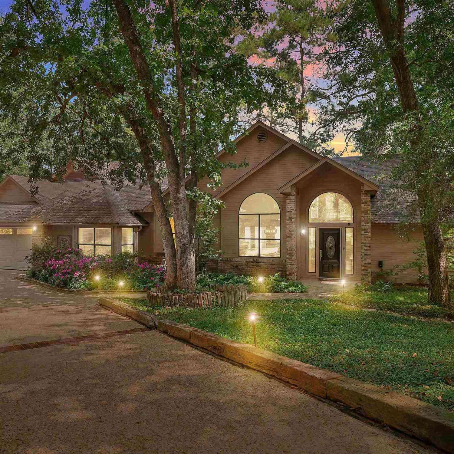 Homes For Sale - 148 Pinewood Cove<br/> Holly Lake Ranch, TX 75765