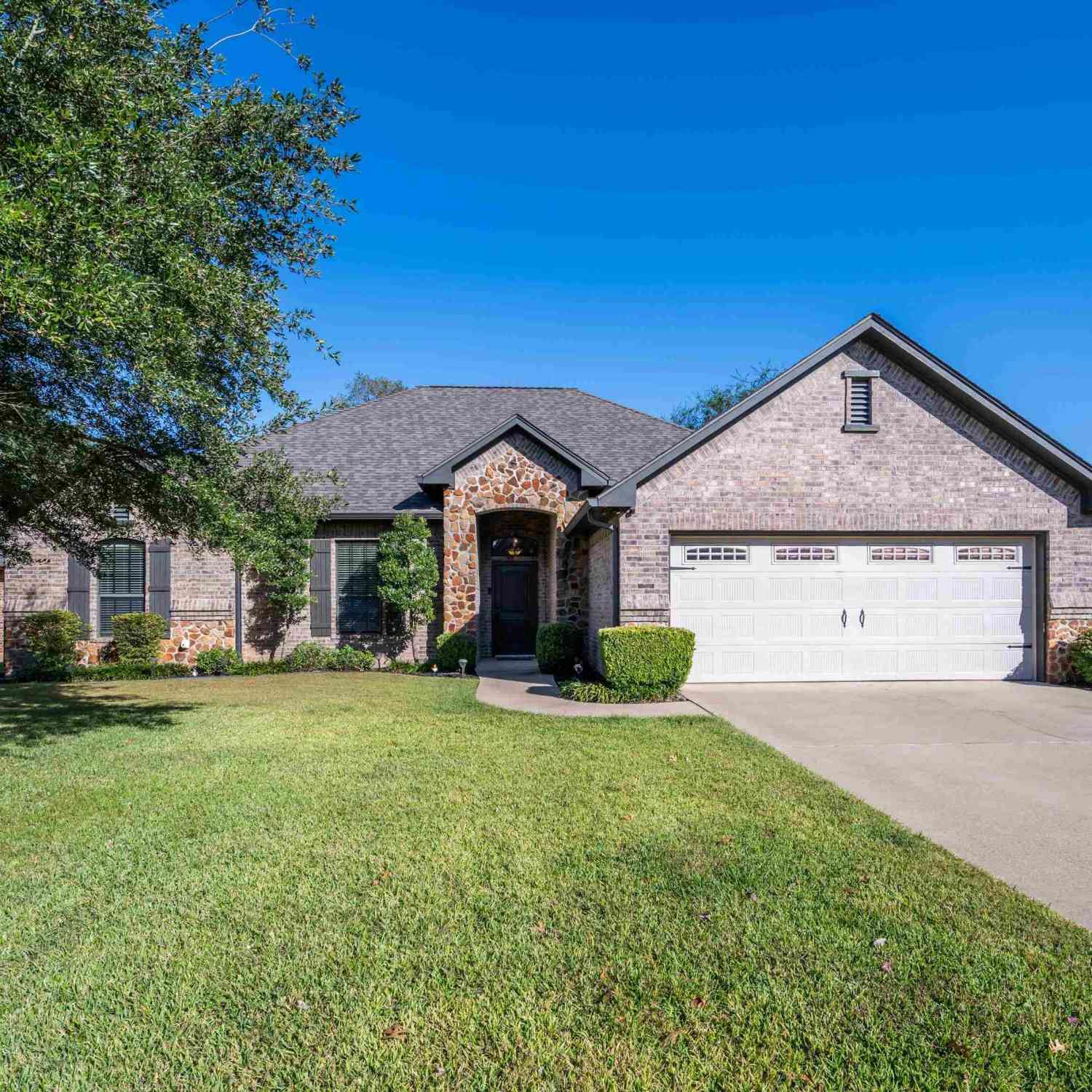 Homes For Sale - 19560 Sandhill Lane<br/> Flint, TX 75762