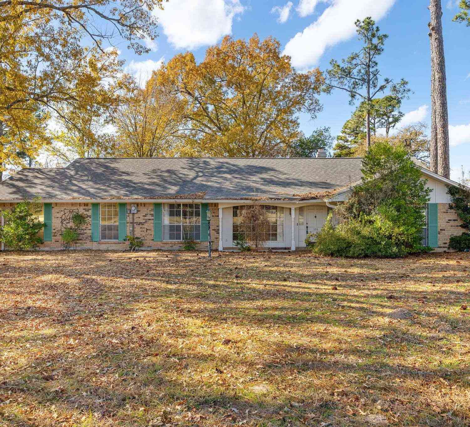 Homes For Sale - 126 Hideaway Lane East<br/> Hideaway, TX 75771