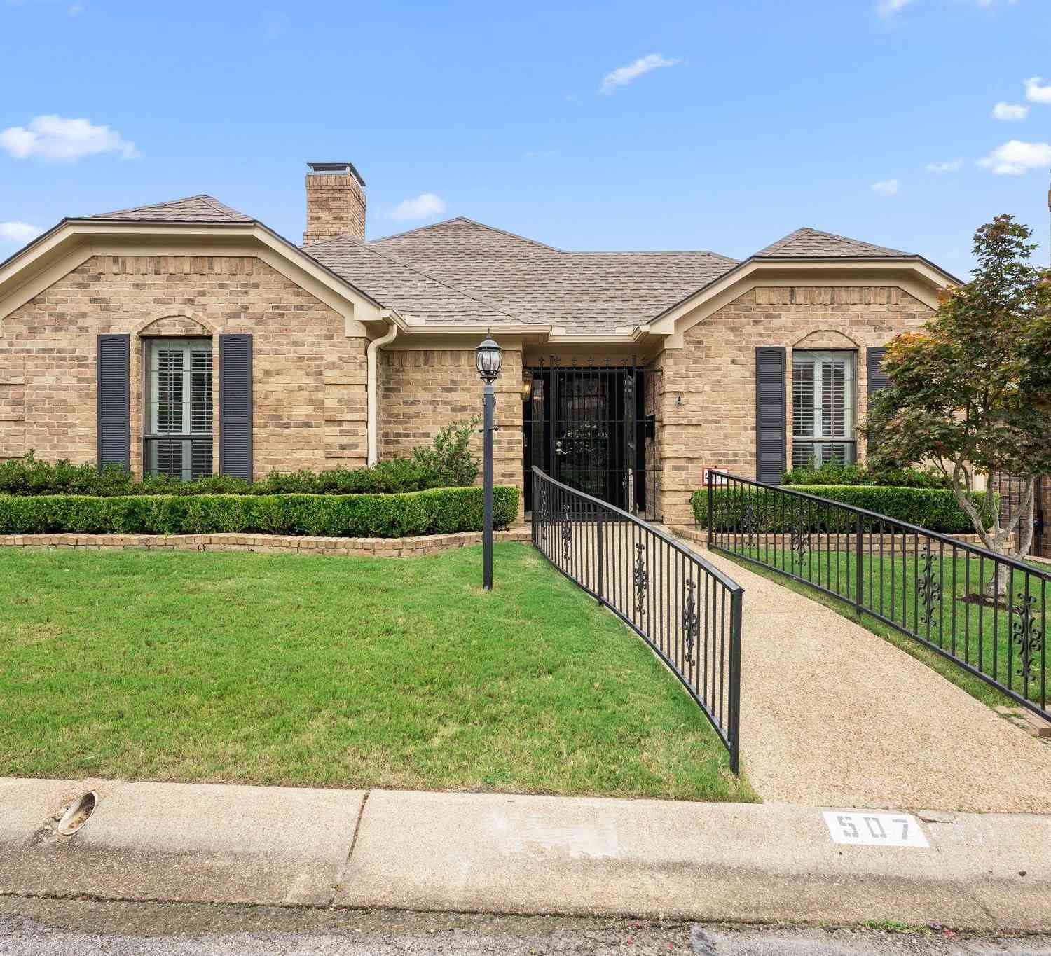 Homes For Sale - 507 Hyde Park<br/> Tyler, TX 75701