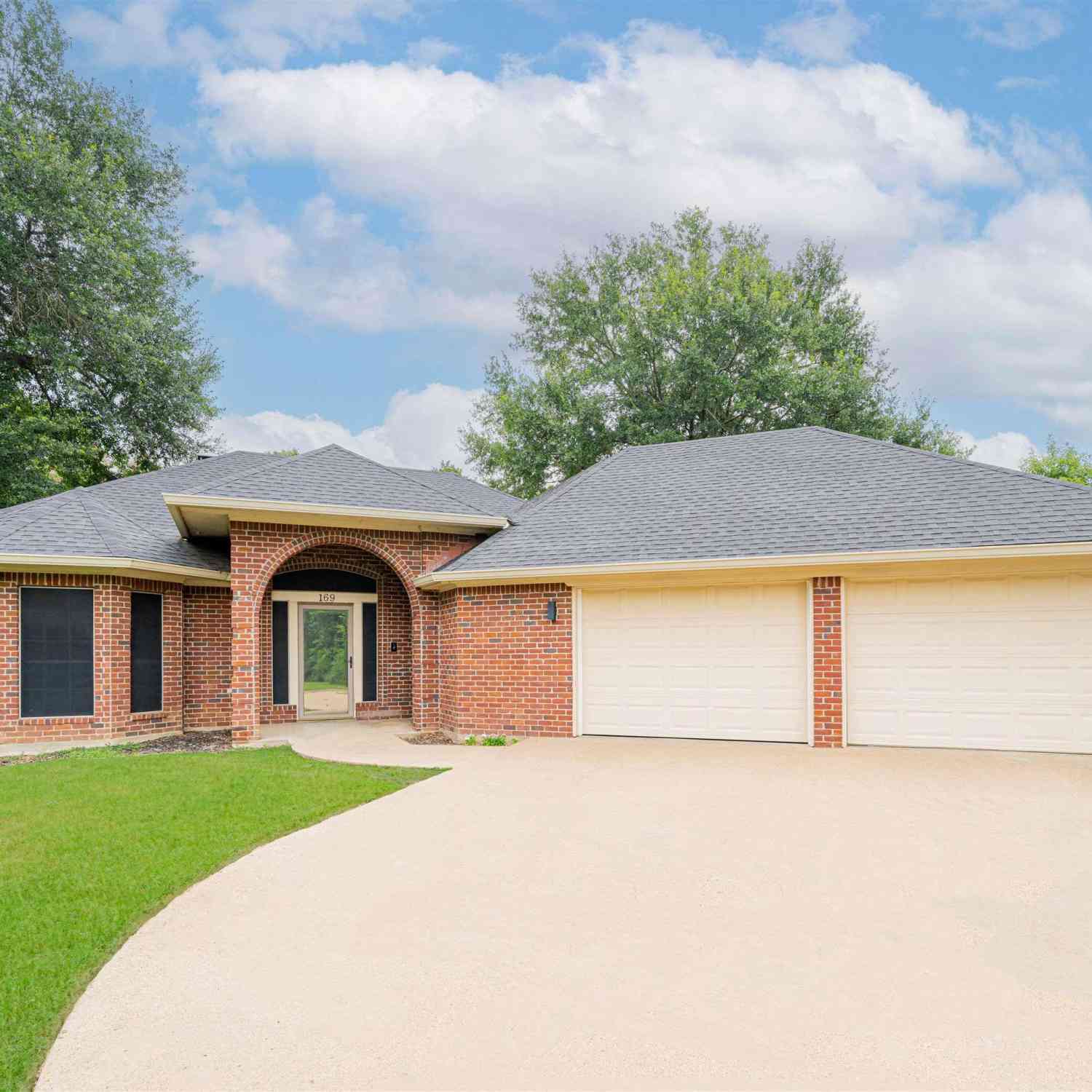 Homes For Sale - 169 Private Road 8519<br/> Van, TX 75790