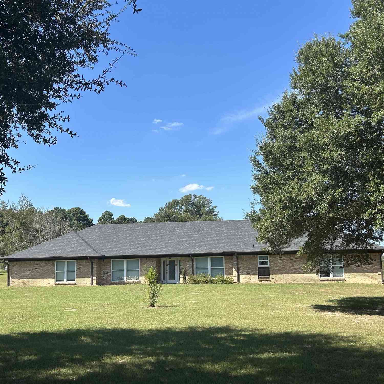 Homes For Sale - 2201 Ridgley Drive<br/> Flint, TX 75762