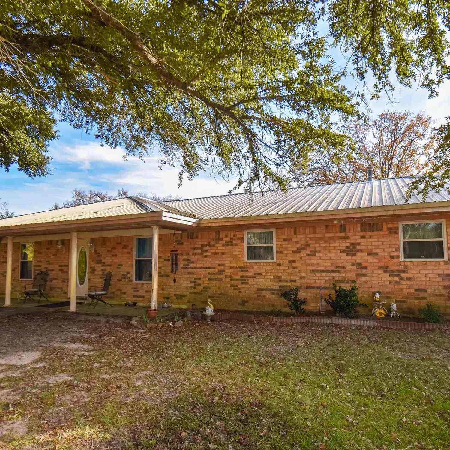 Homes For Sale - 355 W Sugar Hill Rd<br/> Reklaw, TX 75784