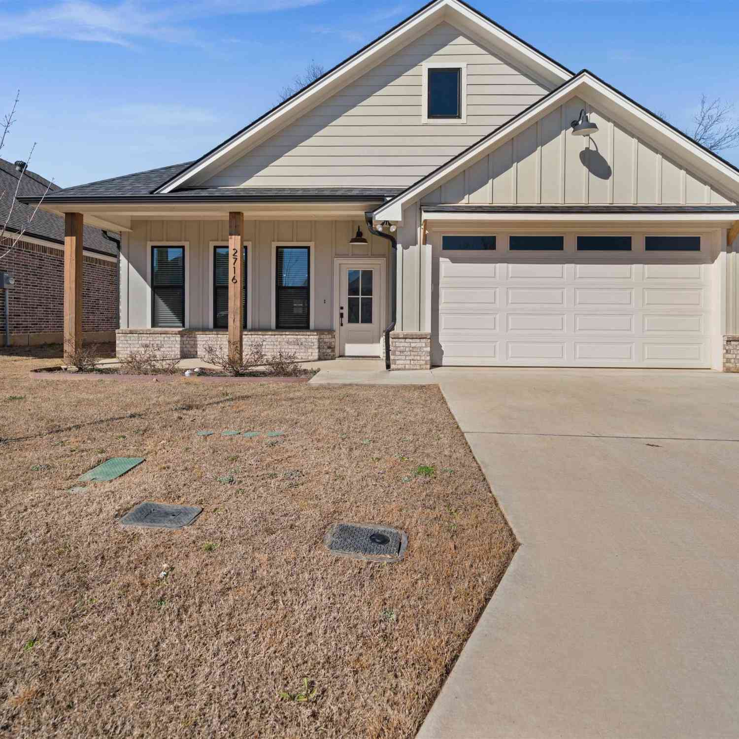 Homes For Sale - 2716 Royal Village Way<br/> Tyler, TX 75701
