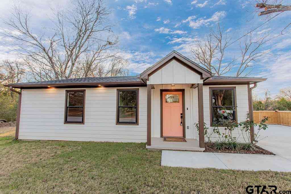 Homes For Sale - 17677 Cr 4112<br/> Lindale, TX 75771