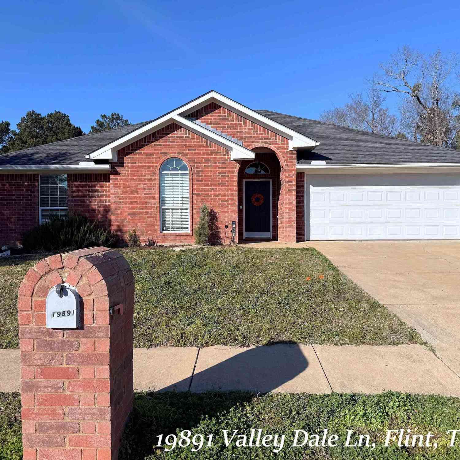 Homes For Sale - 19891 Valley Dale Ln<br/> Flint, TX 75762