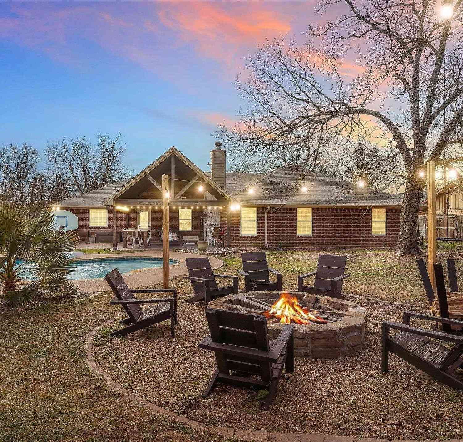 Homes For Sale - 128 Colorado<br/> Van, TX 75790
