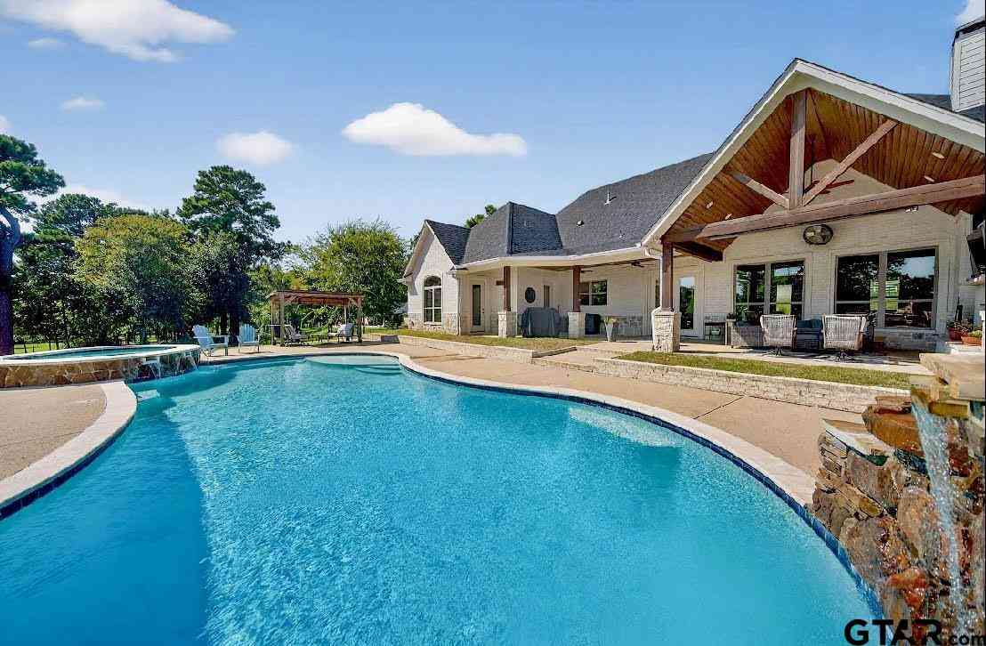 Homes For Sale - 11855 County Road 1169<br/> Tyler, TX 75703