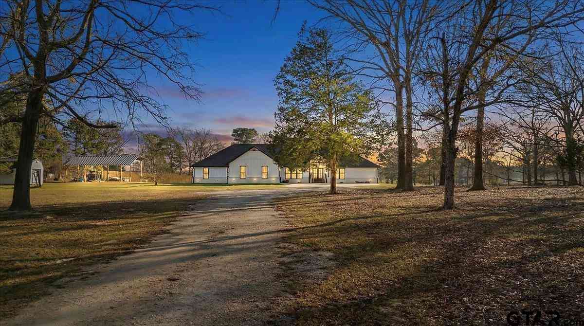 Homes For Sale - 2680 Primera Rd<br/> Tyler, TX 75705