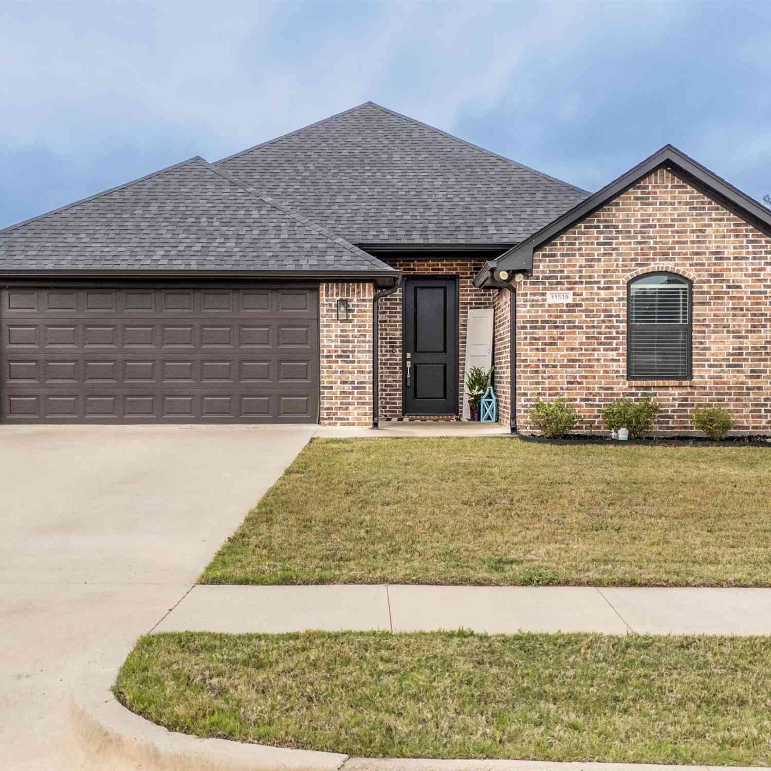 Homes For Sale - 11519 Lindsey Garden Drive<br/> Tyler, TX 75709