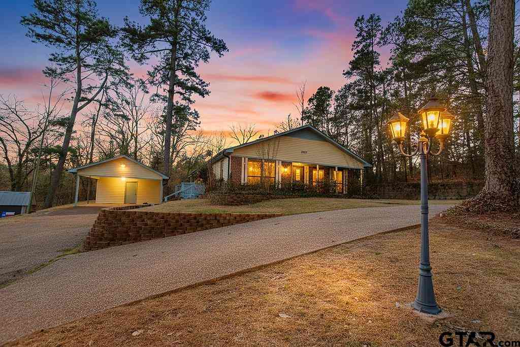 Homes For Sale - 1656 Pineview Ln<br/> Hideaway, TX 75771