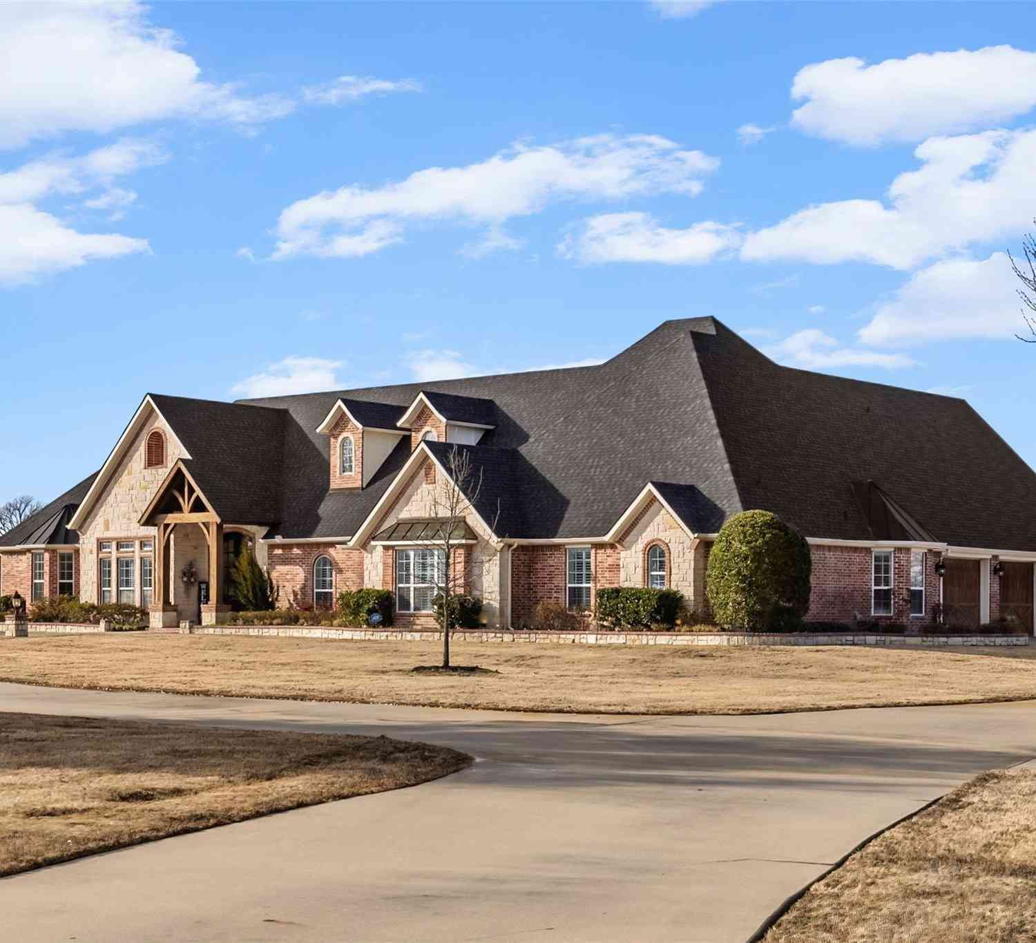 Homes For Sale - 2560 County Road 4708<br/> Sulphur Springs, TX 75482