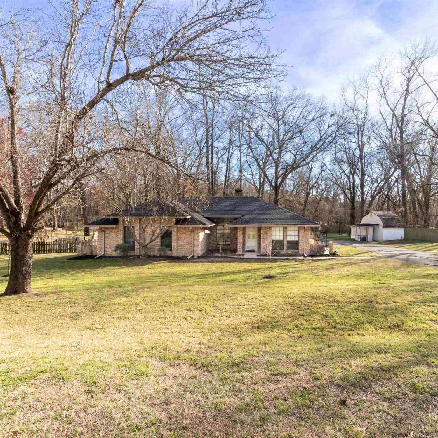 Homes For Sale - 13257 Oak Hill Lane<br/> Flint, TX 75762