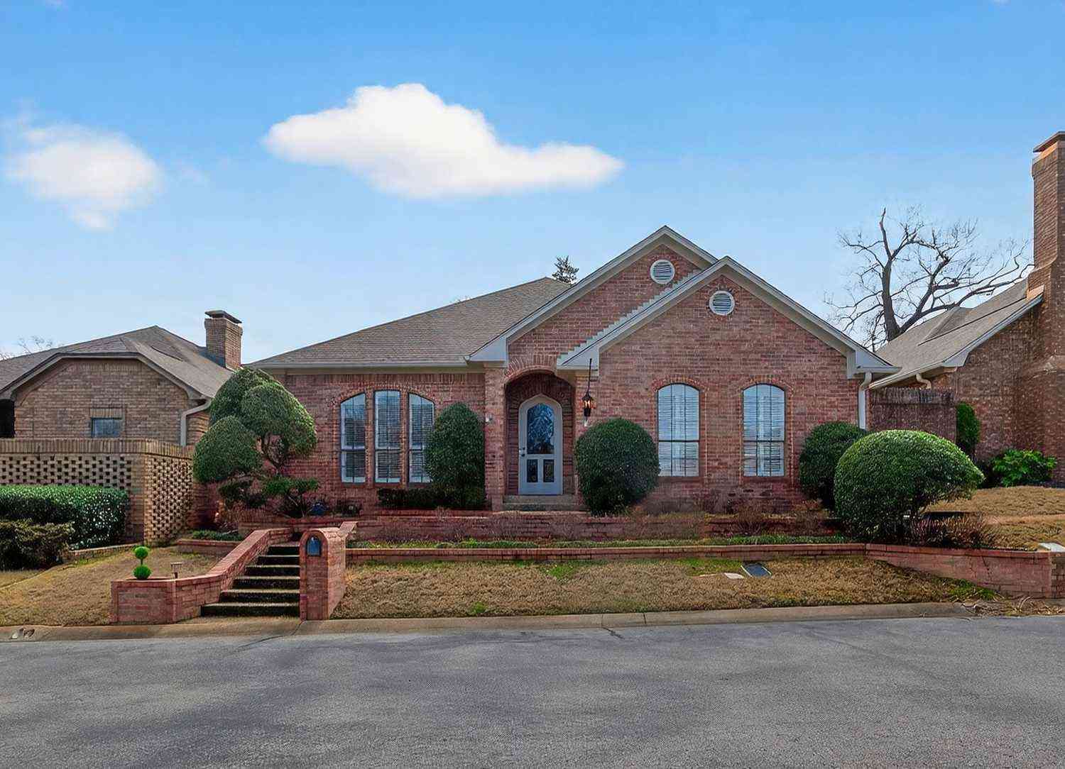 Homes For Sale - 504 Hyde Park Dr<br/> Tyler, TX 75701