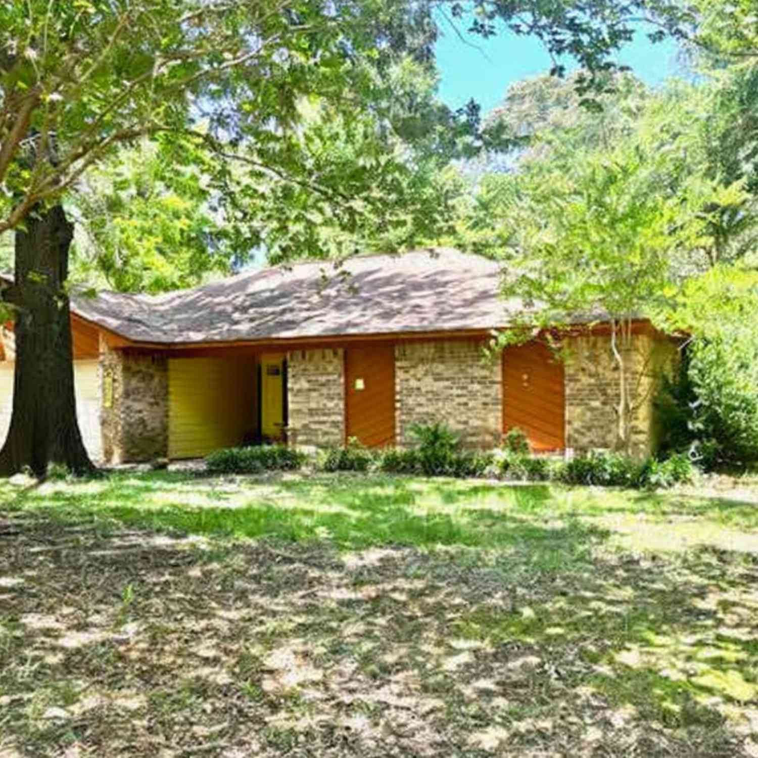 Homes For Sale - 23319 Peninsula Point<br/> Frankston, TX 75763