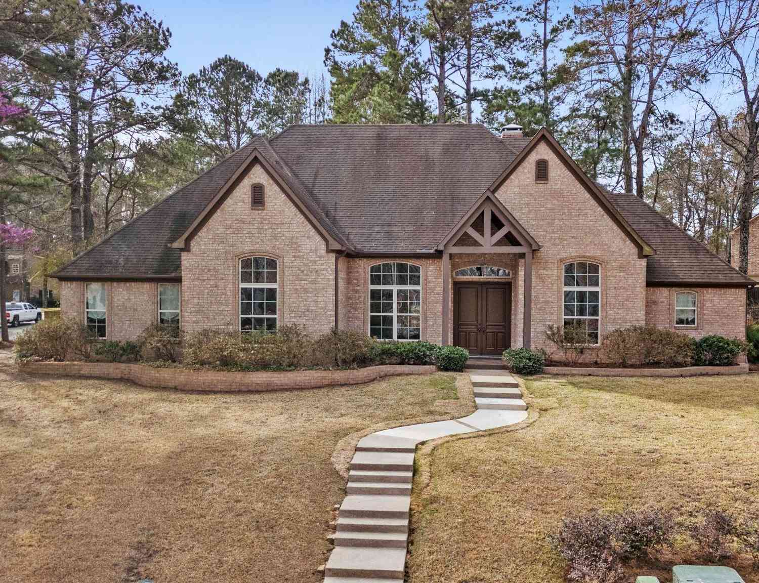 Homes For Sale - 4321 Lazy Creek Drive<br/> Tyler, TX 75707