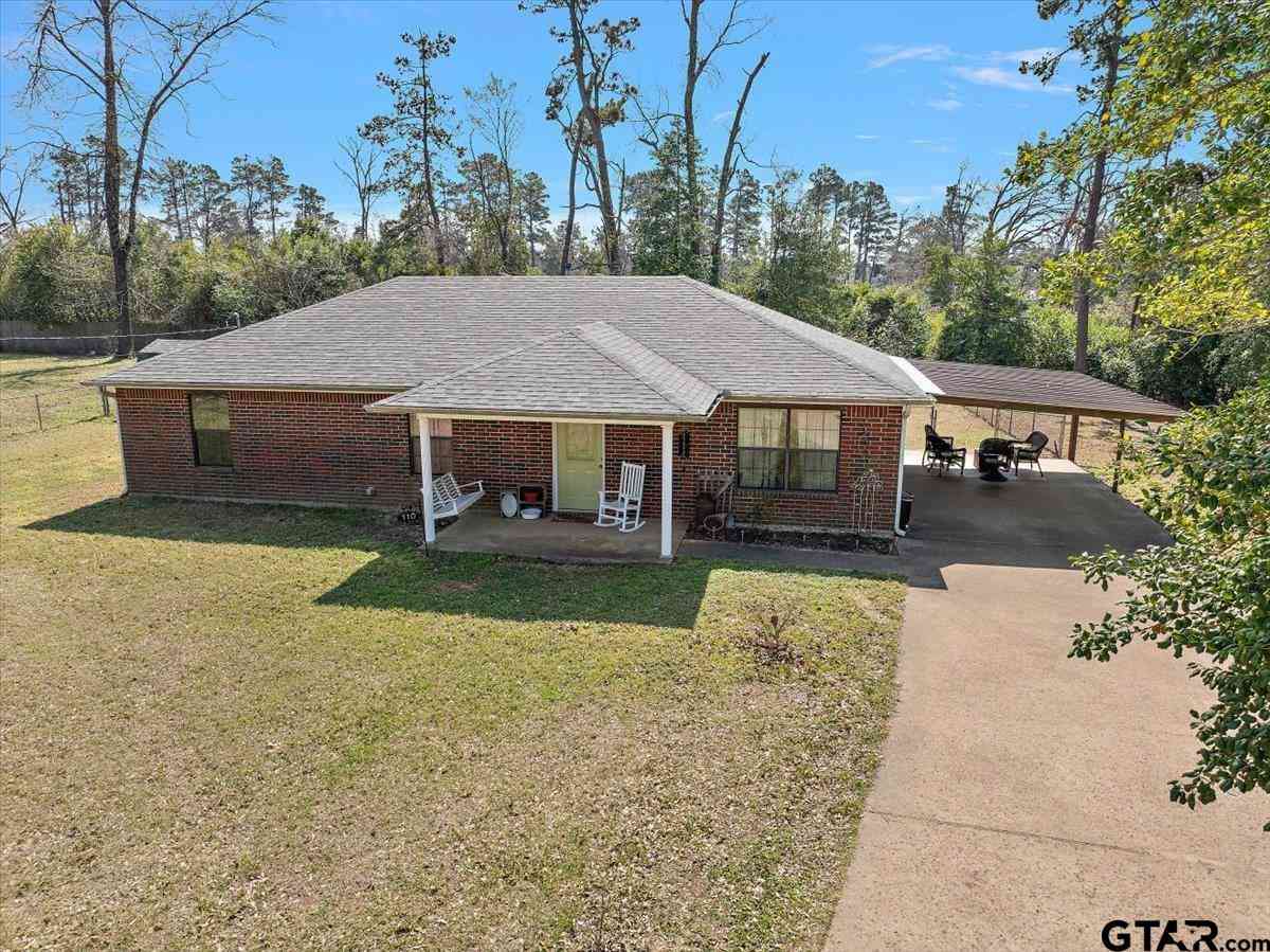 Homes For Sale - 110 Earl St<br/> Rusk, TX 75785