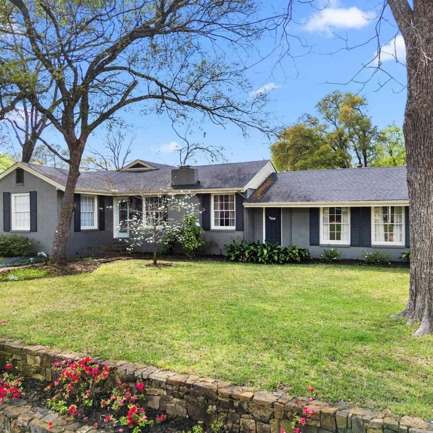 Homes For Sale - 1403 S Robertson Avenue<br/> Tyler, TX 75701
