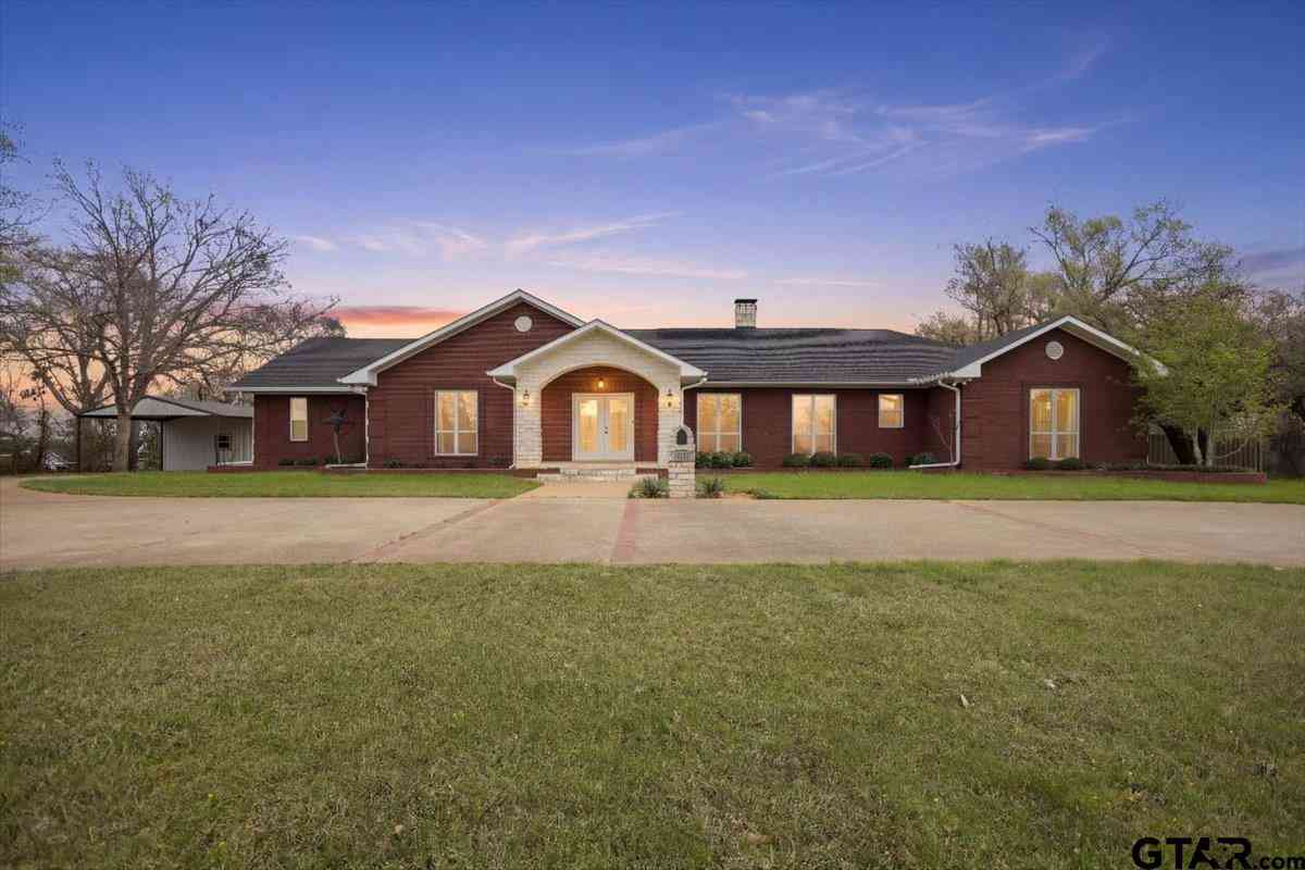 Homes For Sale - 1609 Old Nacogdoches Rd<br/> Rusk County, Henderson, TX 75654