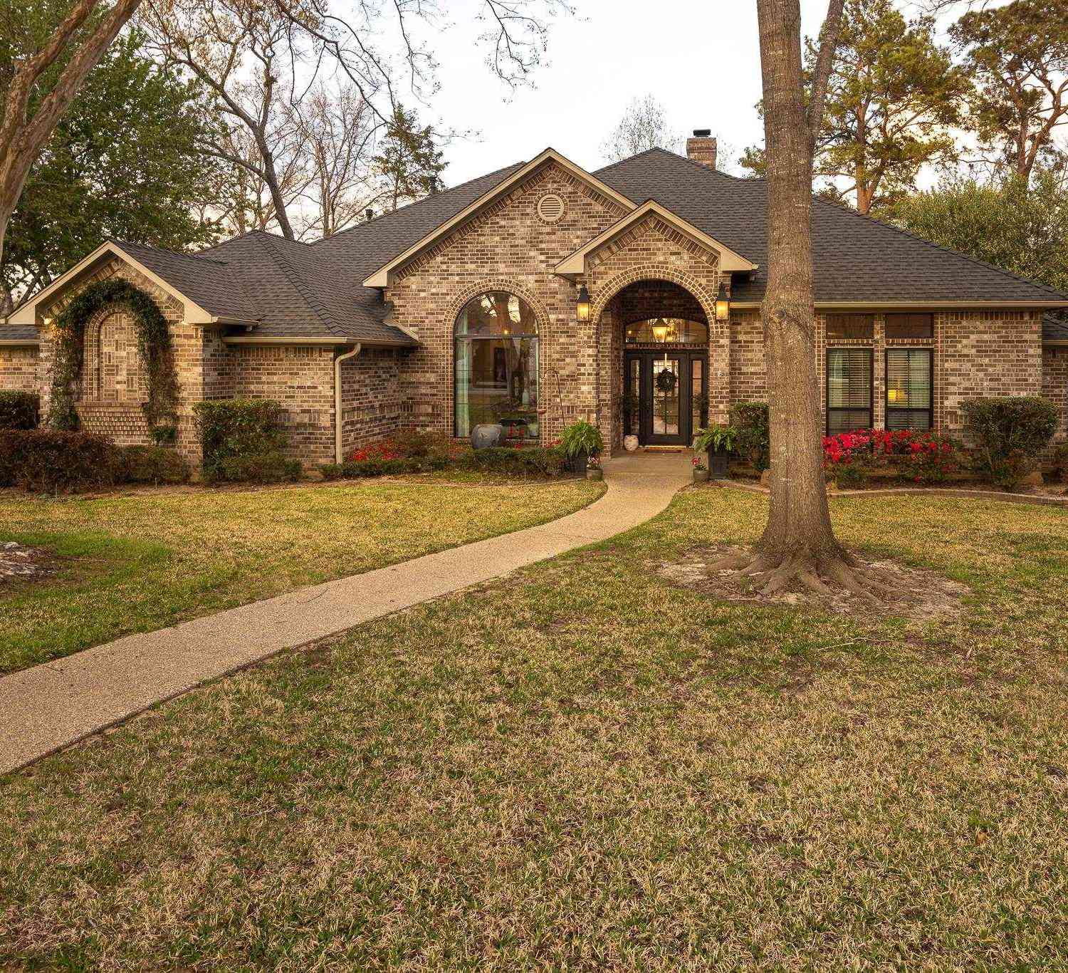 Homes For Sale - 4010 Pinecreek Dr<br/> Tyler, TX 75707