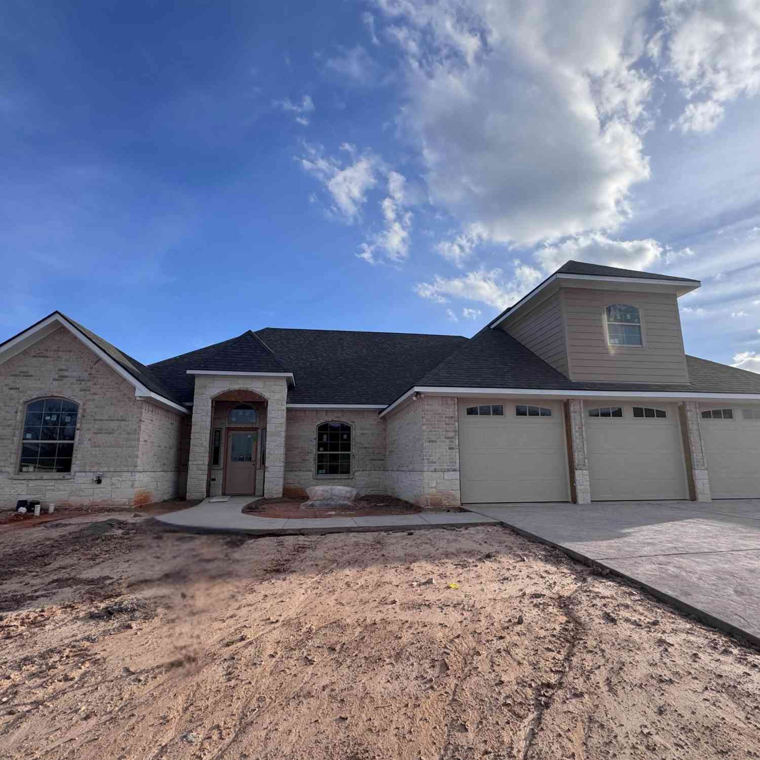 Homes For Sale - 1616 Courtland Lane<br/> Lindale, TX 75771