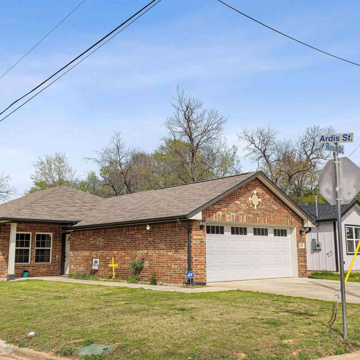 Homes For Sale - 101 W Ross Street<br/> Sulphur Springs, TX 75482