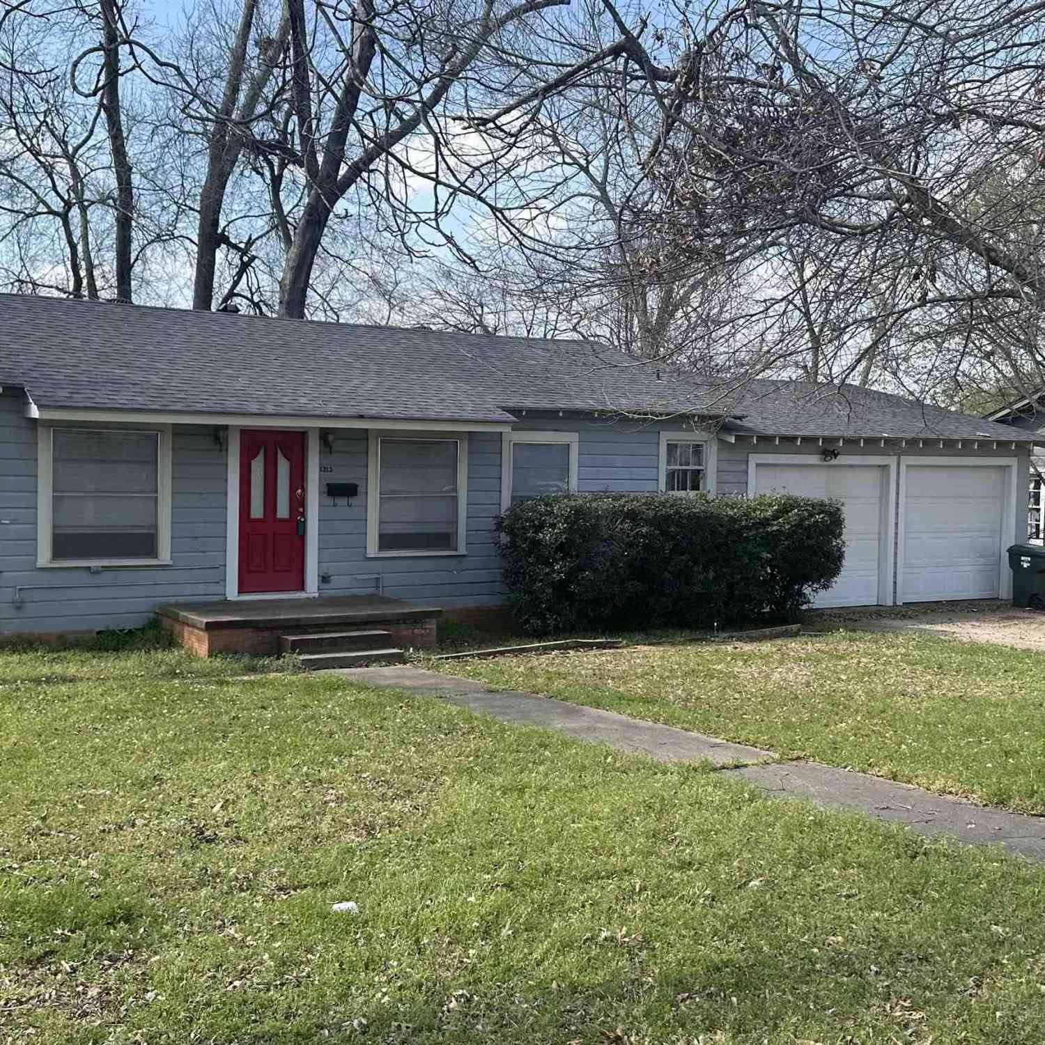 Homes For Sale - 1313 S Tipton Ave<br/> Tyler, TX 75701