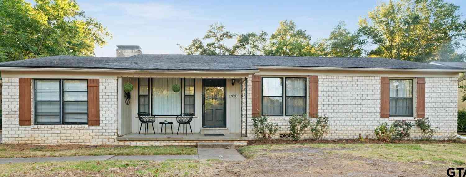 Homes For Sale - 1920 S Sneed Ave<br/> Tyler, TX 75701