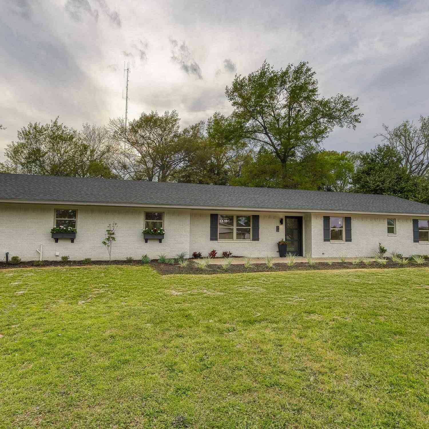 Homes For Sale - 515 Range Road<br/> Palestine, TX 75801