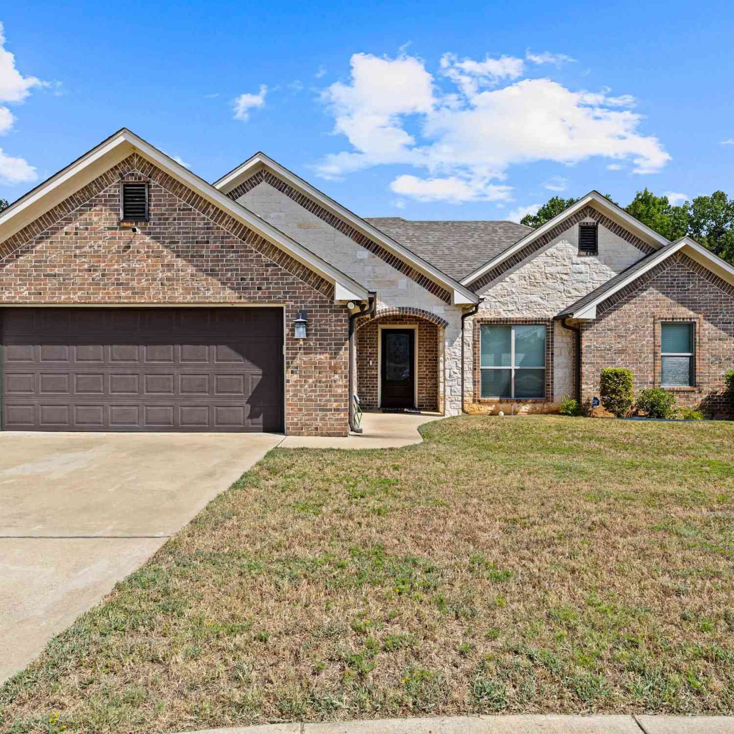 Homes For Sale - 771 Spencer Ln<br/> Tyler, TX 75704