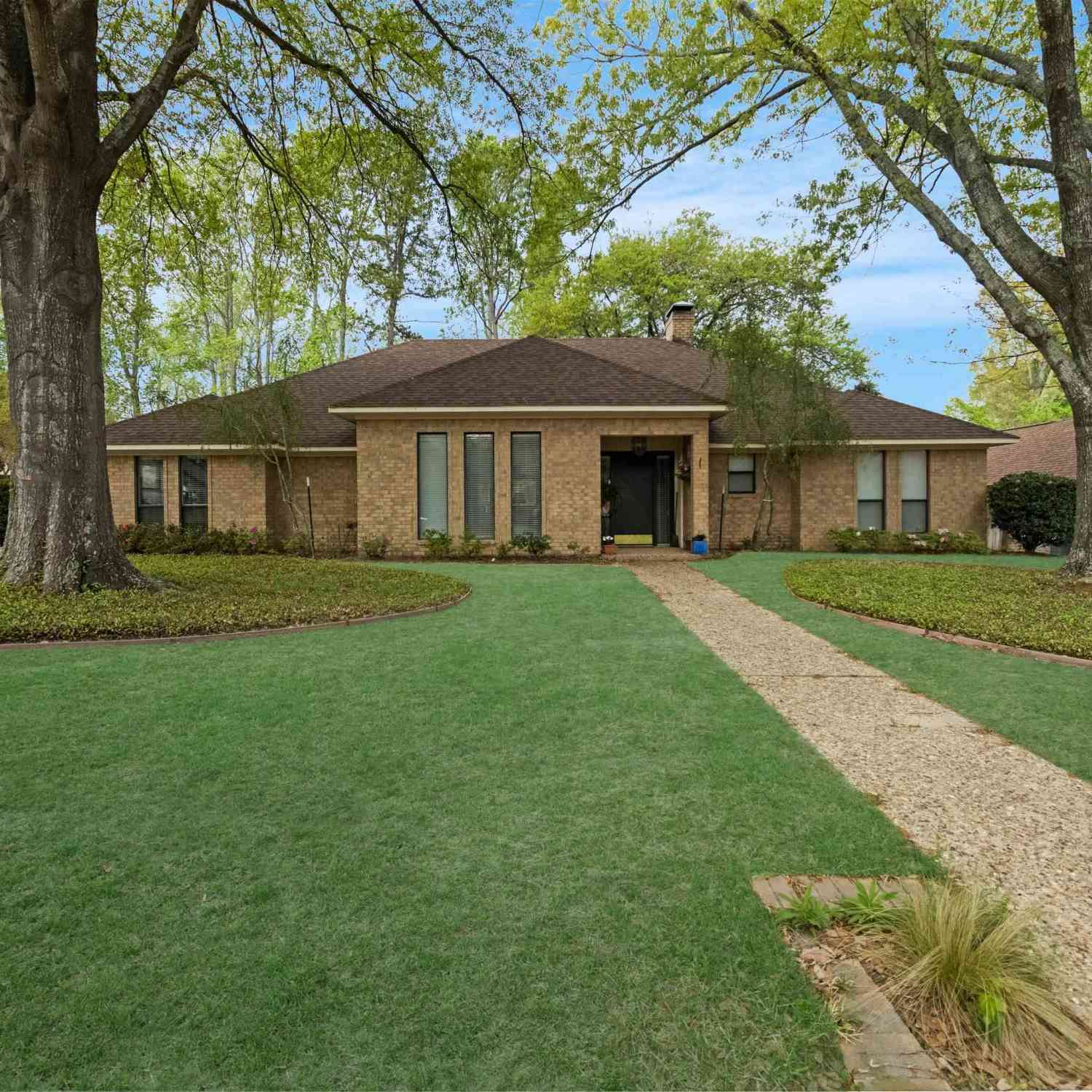 Homes For Sale - 5805 Regents Row<br/> Tyler, TX 75703