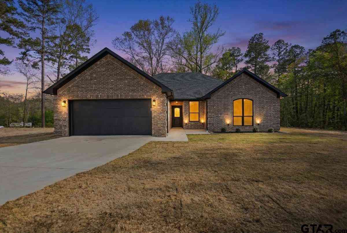 Homes For Sale - 23230 Hwy 31 E<br/> Kilgore, TX 75662